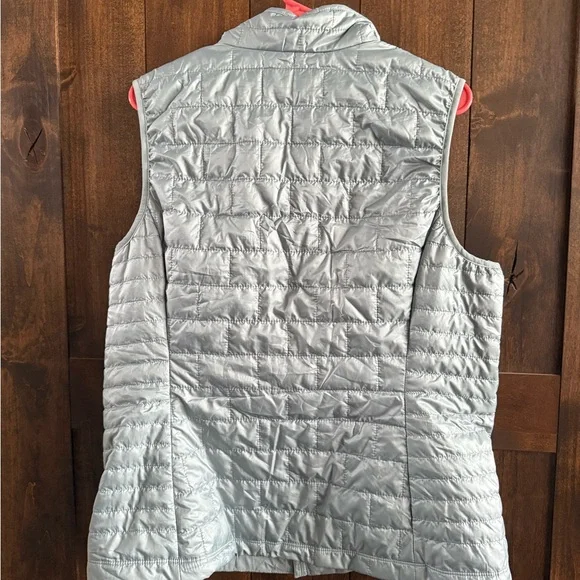 Patagonia Women's Gray Quilted Vest - Picture 3 of 3
